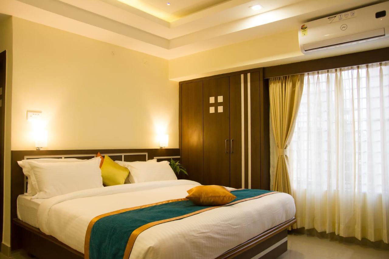 Hotel Park Riviera Гувахати Екстериор снимка