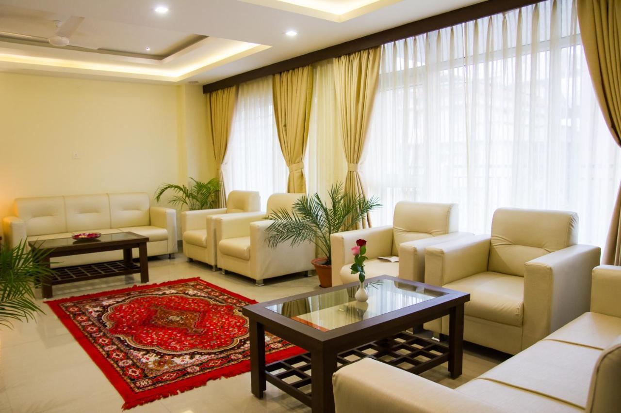 Hotel Park Riviera Гувахати Екстериор снимка